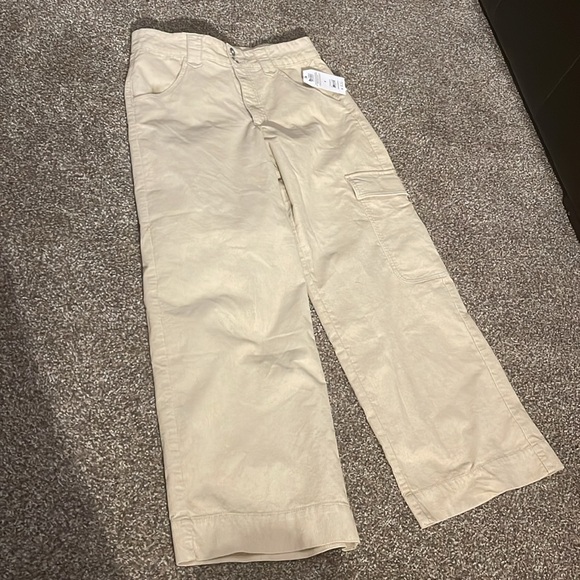 Time and Tru Women's Wide Leg Corduroy Cargo Pants, 30" Inseam, 8 natural tan - Picture 6 of 10